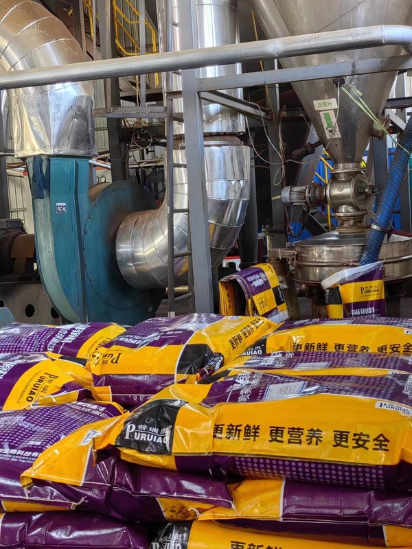 Polvere di emoglobina marrone rosso con alta purezza ≥ 90% e basso contenuto di metalli pesanti ≤ 10 ppm